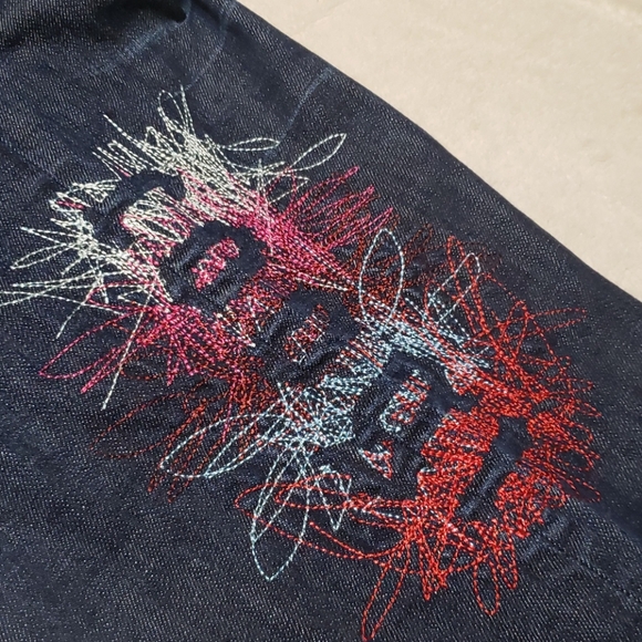 Coogi - Picture 3 of 11